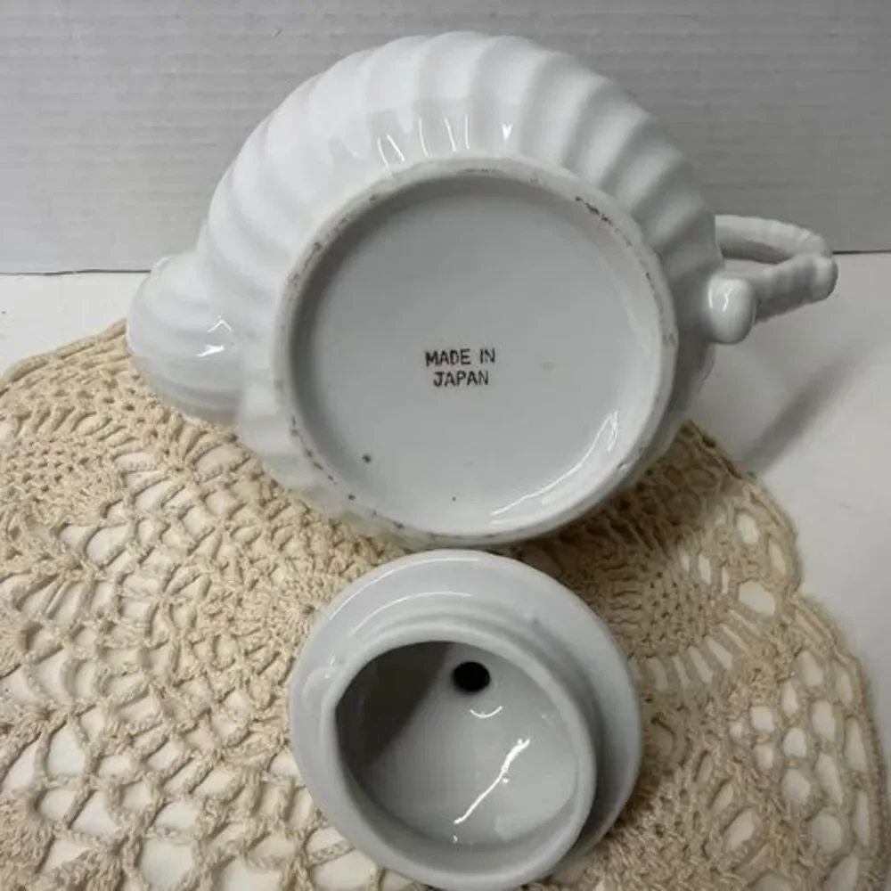 Unbranded flowers teapot floral